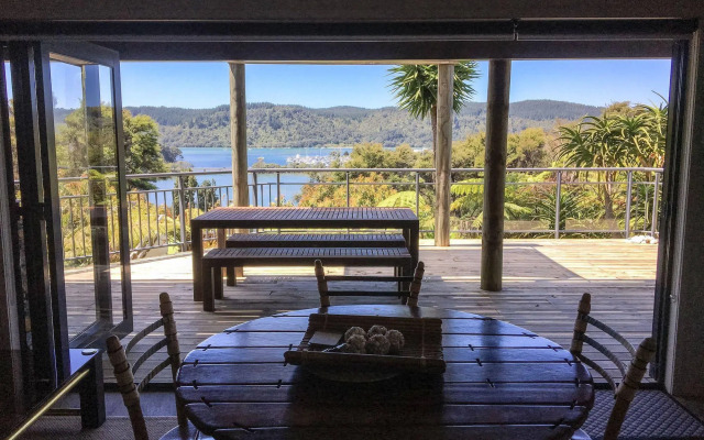 Whangamata Vistas B&B