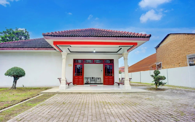 Hotel O Krakatau Near Universitas Muhammadiya Sumatra Utara ( UMSU )