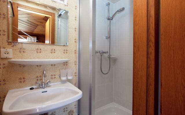 Pretty Holiday Home in Uderns near Ski Area