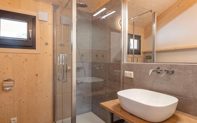 Natural Chalet With Whirlpool