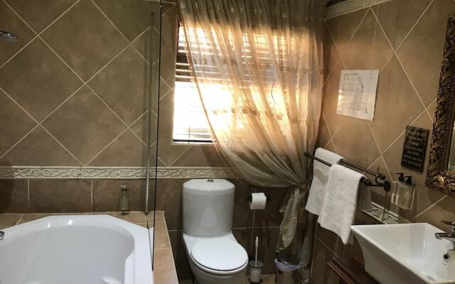 Le Cozmo Guest House
