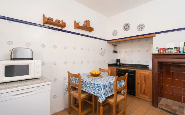 H Rreo in Campos With 3 Bedrooms and 2 Bathrooms