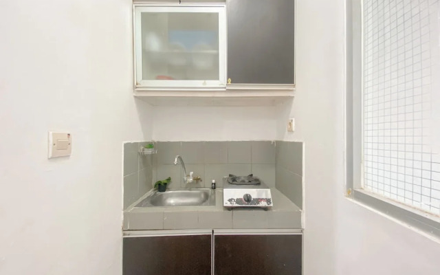 Stategic Studio Apartment at Menteng Square