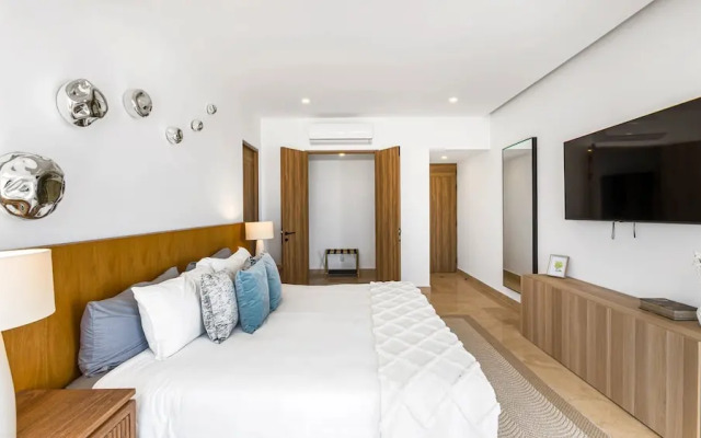 3BR with Private Pool on the Ocean