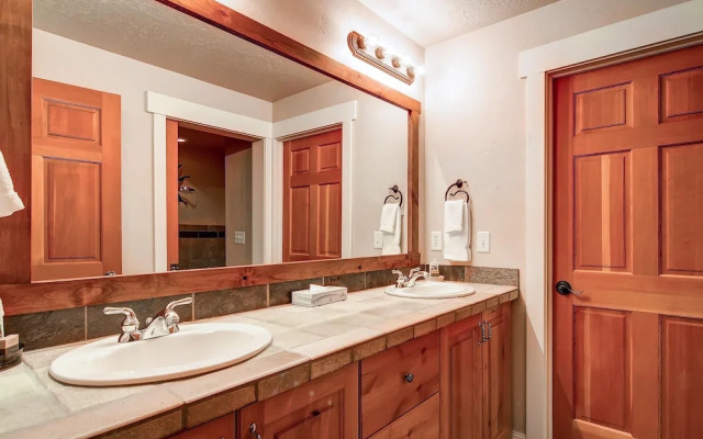 Town Pointe by Park City Lodging