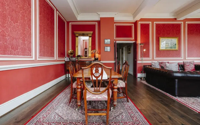 Gorgeous Royal Mile Mansion Apartment