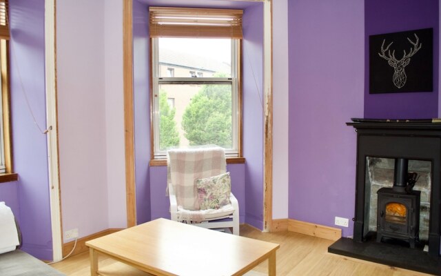 Cosy Two Bedroom Flat In Polwarth