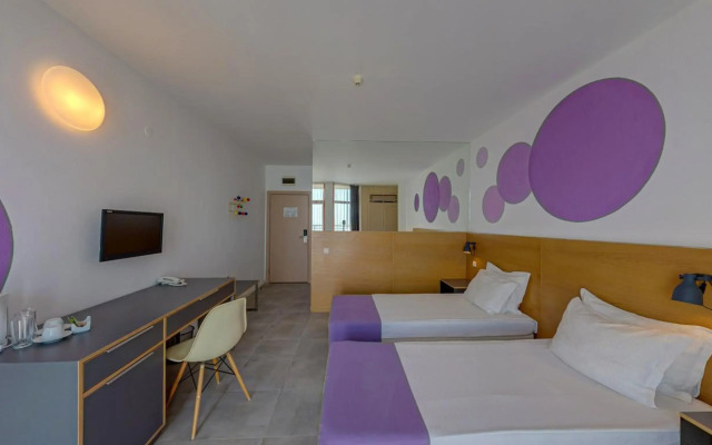 Sunrise Hotel