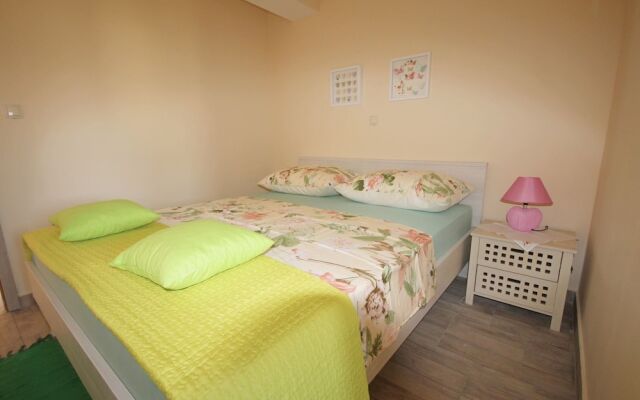 Apartment Rustica With 2 Bedrooms