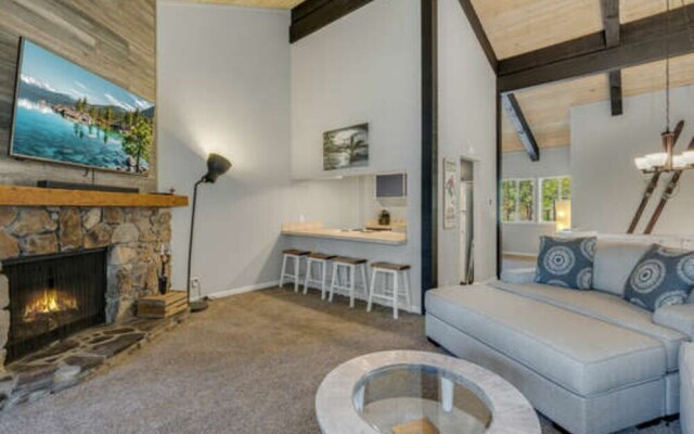 Skylandia Escape by Tahoe Mountain Properties