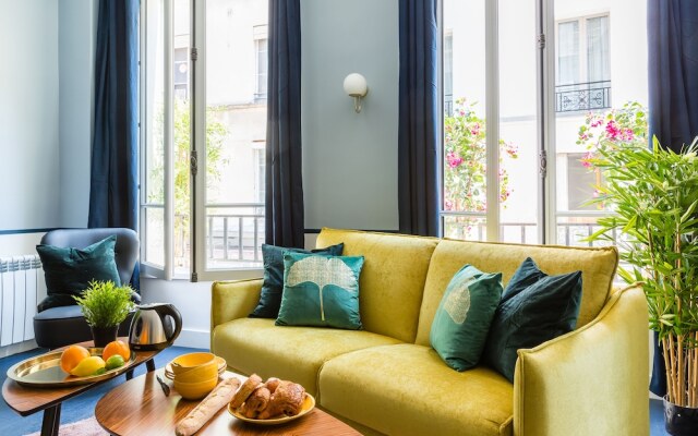 Luxury 3 Bedroom 2 Bathroom Loft - Louvre Museum