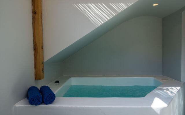 Thousand Stars Suites & Rooms