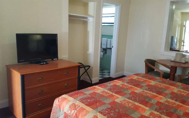Budget Inn