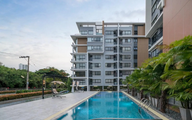 Capetown Sriracha Condo