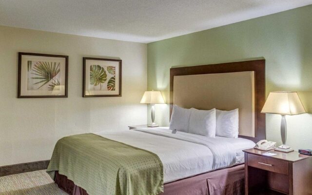 Clarion Inn & Suites Conference Center