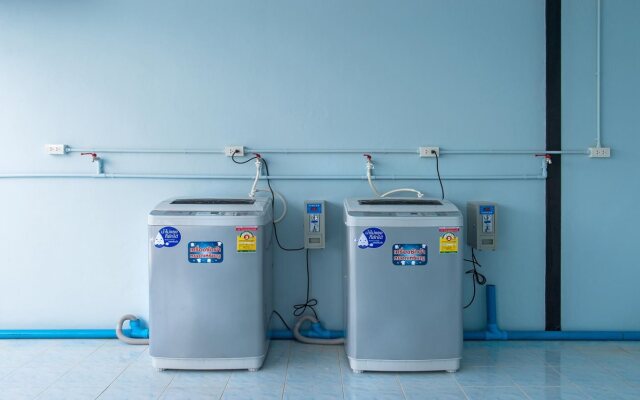 Amity Poshtel - Hostel