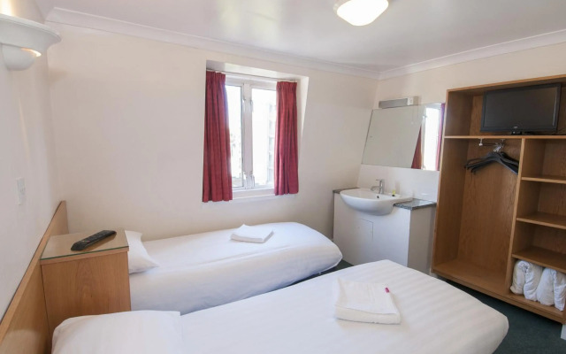 Howard Winchester Hotel