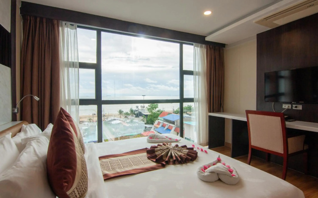 Golden Jomtien Beach Hotel