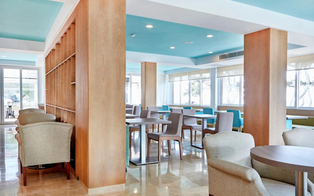 Universal Apartamentos Laguna Garden