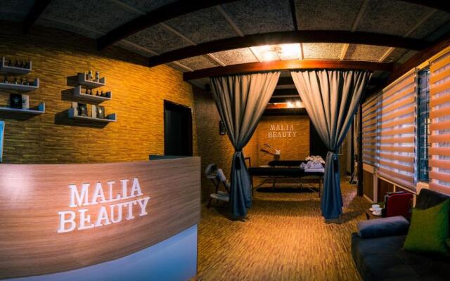 Waterfalls Boutique Hotel