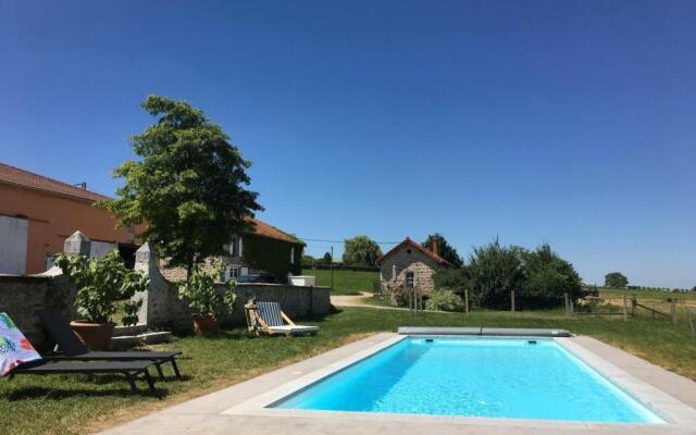 Gîte Saint-André-d'Apchon, 2 pièces, 2 personnes - FR-1-496-142