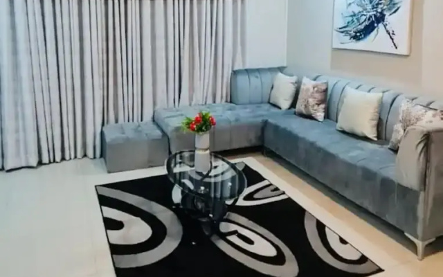 Emerald Suite Sleeps 6 With Free Parking