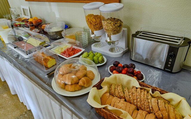 Ionis Hotel