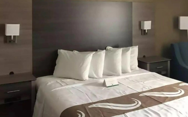 Quality Inn & Suites Roanoke - Fort Worth North