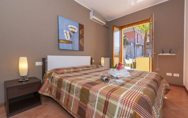 Fontana Del Lago Apt. 12