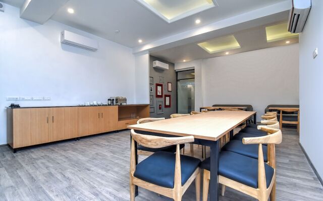 OYO Townhouse 044 Sector 14 Gurugram