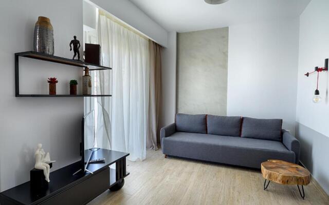 Cosmos n Armonia Apts.(Must)