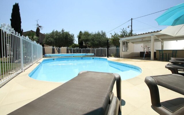 Studio in Suze-la-rousse, With Shared Pool, Enclosed Garden and Wifi