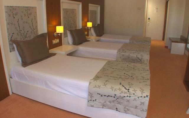 Sentinus Beach Hotel
