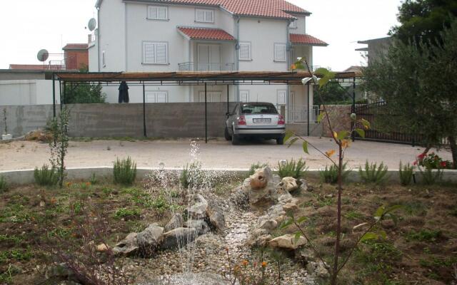 Anna - great location & family friendly - A1(4+1)