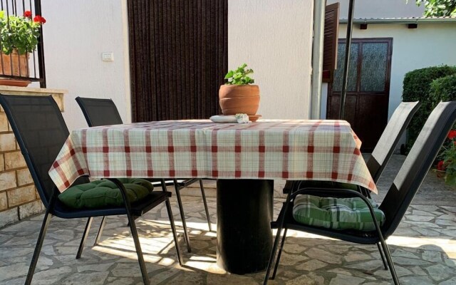 Cozy Dorina Apartment for 2