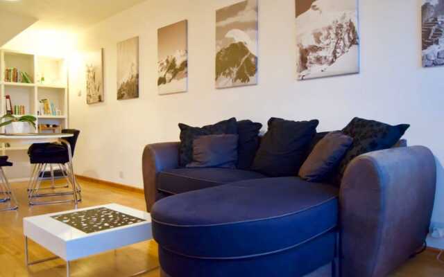 Trendy 2 Bedroom East London Flat