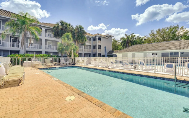 < 1 Mi to Beach: Sleek Naples Condo