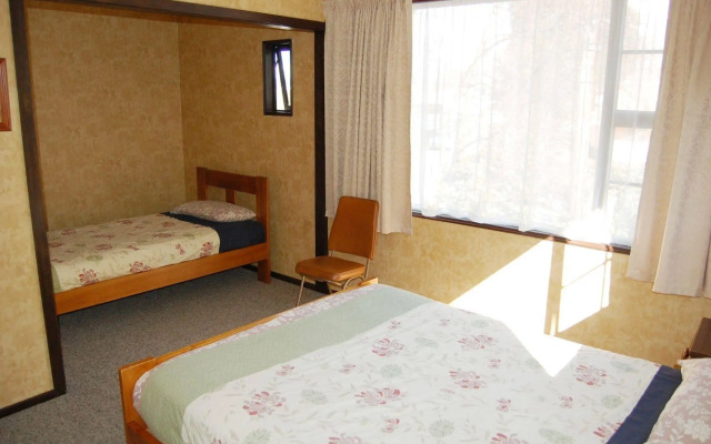 Queenstown Holiday Park & Motels Creeksyde