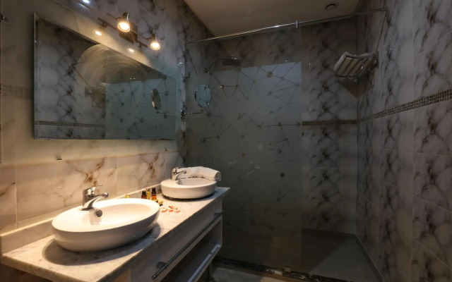 Silver Suites Hotel & Spa