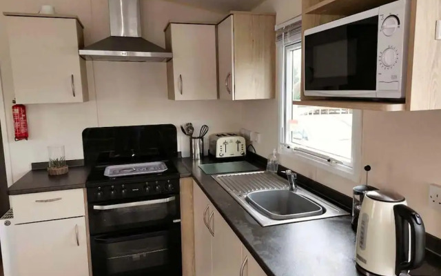 Forget-me-not Stays Holiday Caravan- 3 Bedrooms