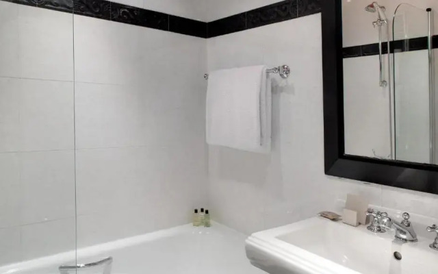 Hotel Le Senat