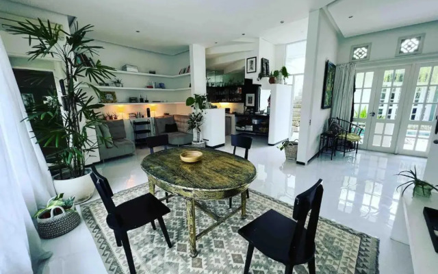 Casa Artista By Villa Kresna