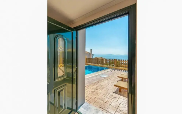 Villa Sequoia Yellow
