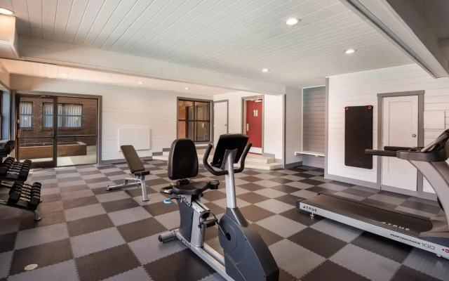 Red Roof Inn & Suites Lexington - Hamburg