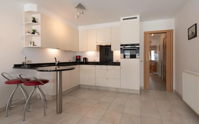 Comfy City Stay Near Sea