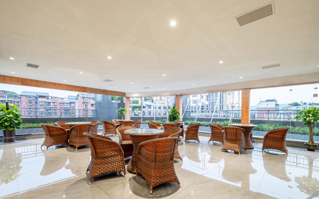 Shiyue Hotel (Gaoxian Fortune Center Store)