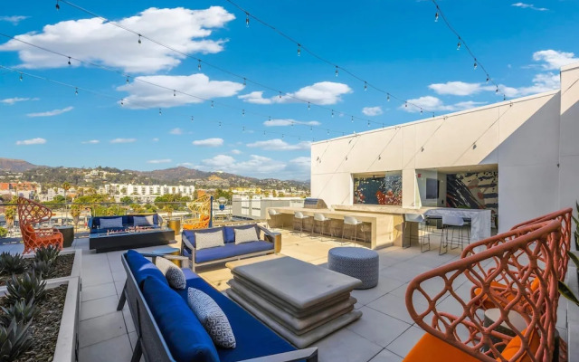 Luxury 2BR by Oneluxstay