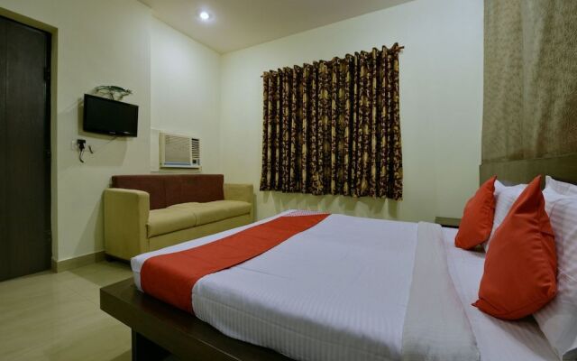 OYO 11754 Hotel Classic 7