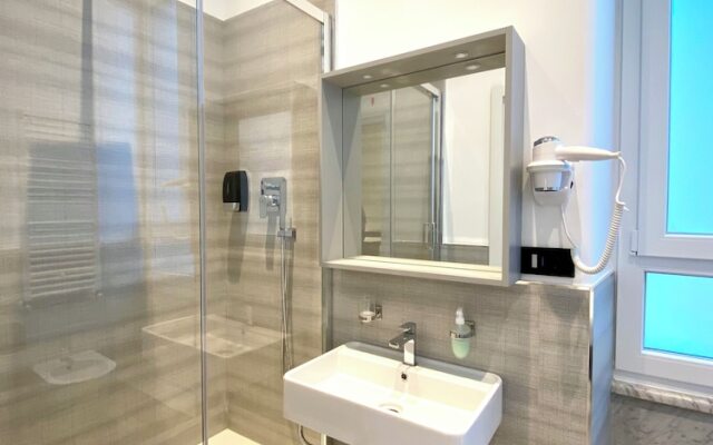 THE ONE - SUN 'n SEA ROOMS