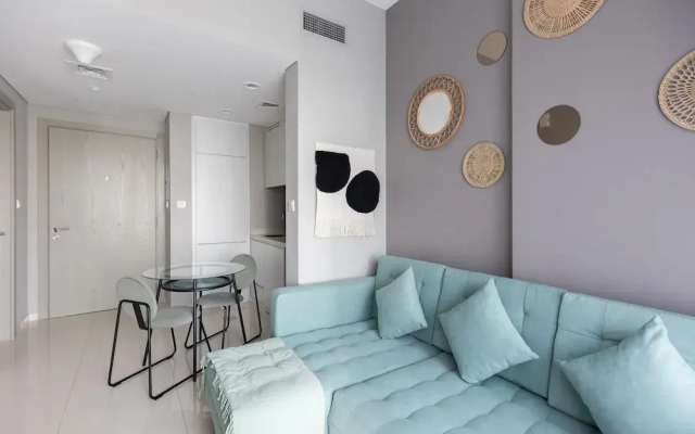 Quiet 1BR with river view